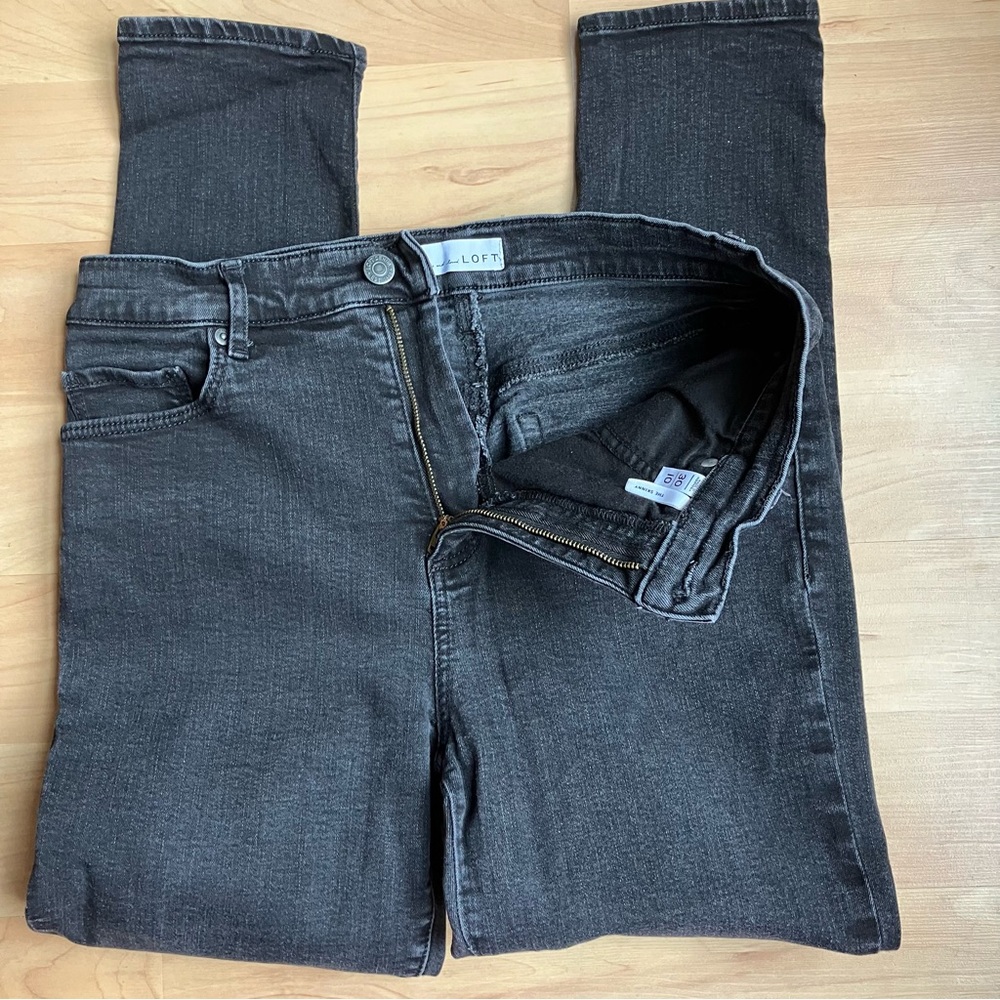The LOFT Black Skinny Women’s Jeans size 10 and size 30 Softly Faded Wash